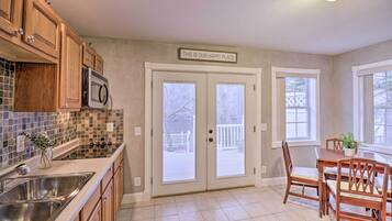 Apartment (0 Bedroom) | Interior