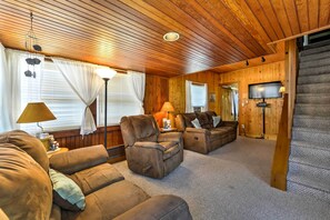 House (3 Bedrooms) | Interior - Breezy Ship Bottom House w/ Yard + Beach Access! (Beach Haven)