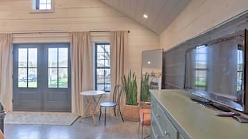 Apartment (0 Bedroom) | Interior