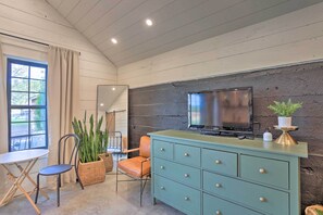 Apartment (0 Bedroom) | Interior