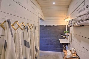 Apartment (0 Bedroom) | Interior