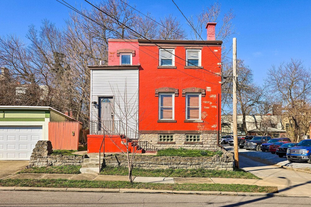 Cincinnati Vacation Rental: 6 Mi to Downtown!