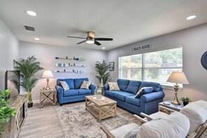 House (4 Bedrooms) | Front of property