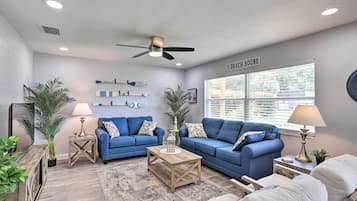 House (4 Bedrooms) | Front of property