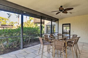 Villa (2 Bedrooms) | Interior - Sarasota Villa w/ Pool Access ~ 4 Mi to Beach! (Sarasota)