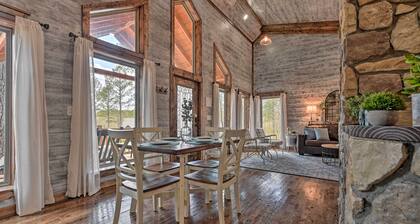 'honey's Nook' Broken Bow Home w/ Hot Tub + Decks!