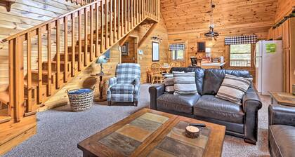 Homey Sevierville Cabin w/ Deck Near Pigeon Forge!