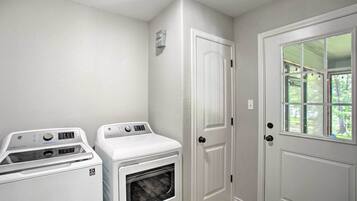 Cottage (3 Bedrooms) | Interior