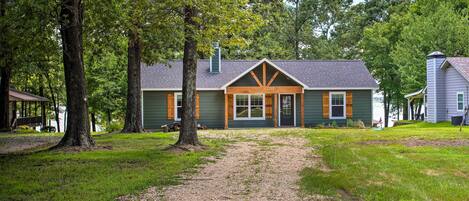 Cottage (3 Bedrooms) | Front of property