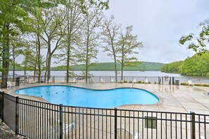 Interior - < Half-mi to Skiing: Lake Harmony Home w/ Hot Tub (Lake Harmony)