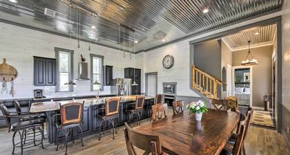 'ladera' Wimberley Estate on 13 Acres w/ Hot Tub