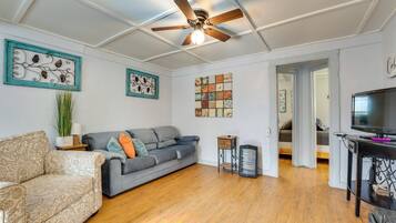 House (2 Bedrooms) | Interior