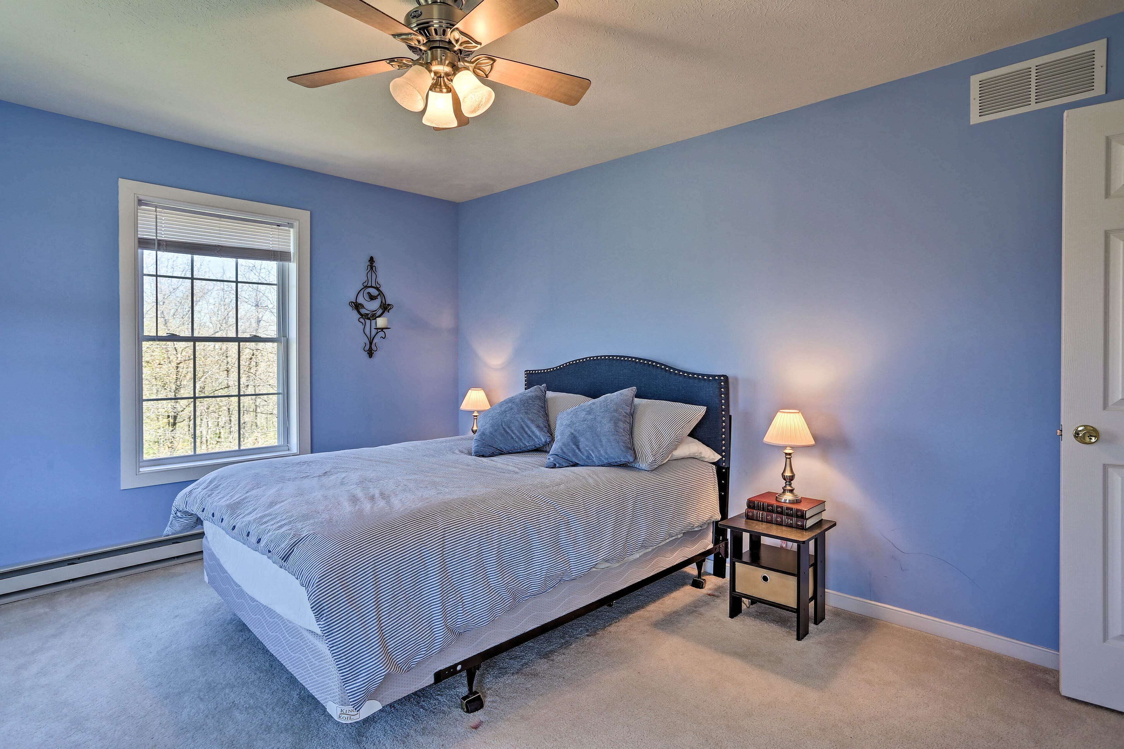 Pocono Pines Golf Course Home, 3 Mi to Naomi!