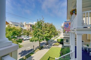 Interior - Sunny Ocean City Retreat ~ Qtr-mi to Beach! (Ocean City)