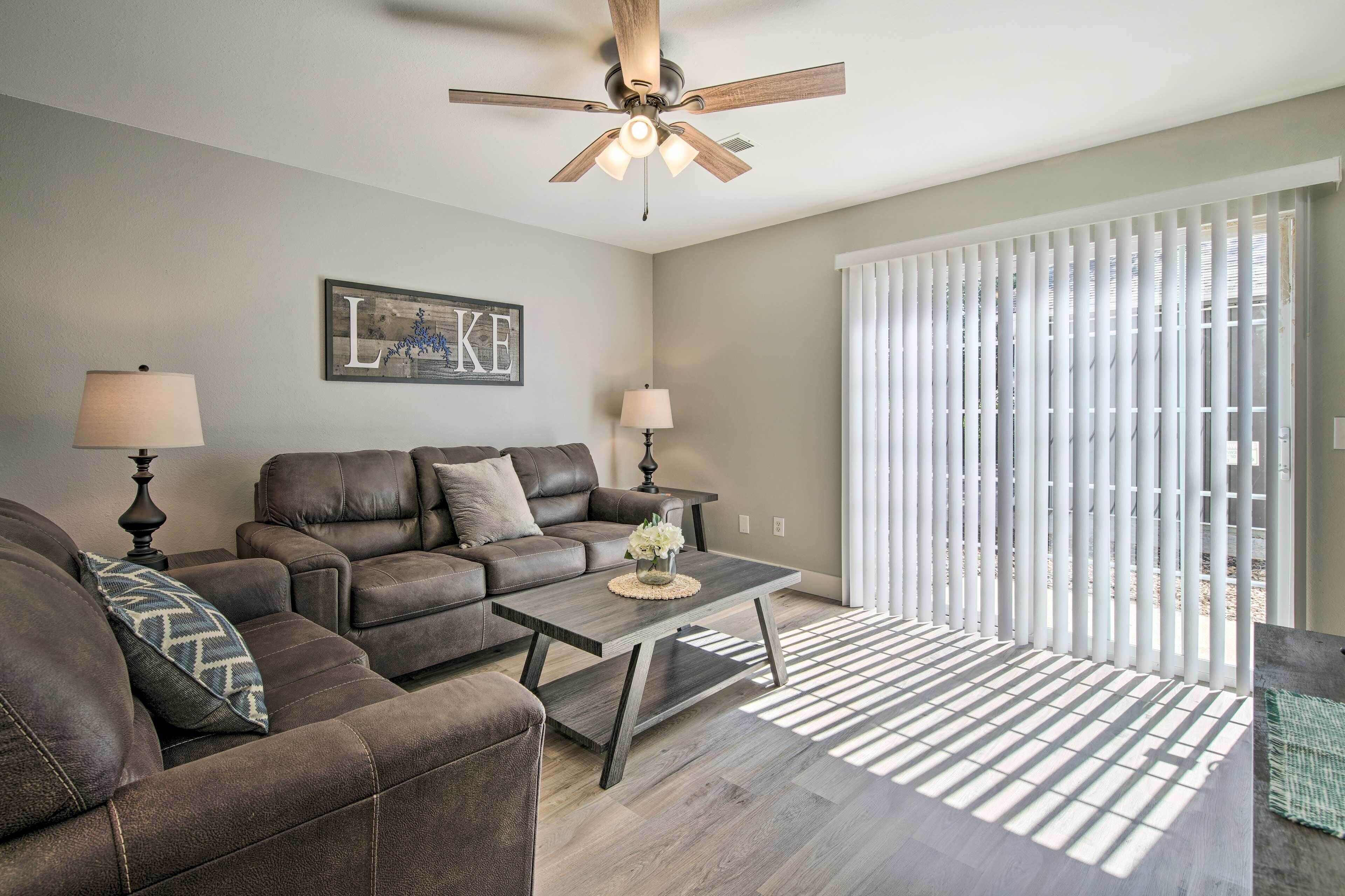 Chic Townhome ~ 6 Mi to Talking Rocks Cavern!