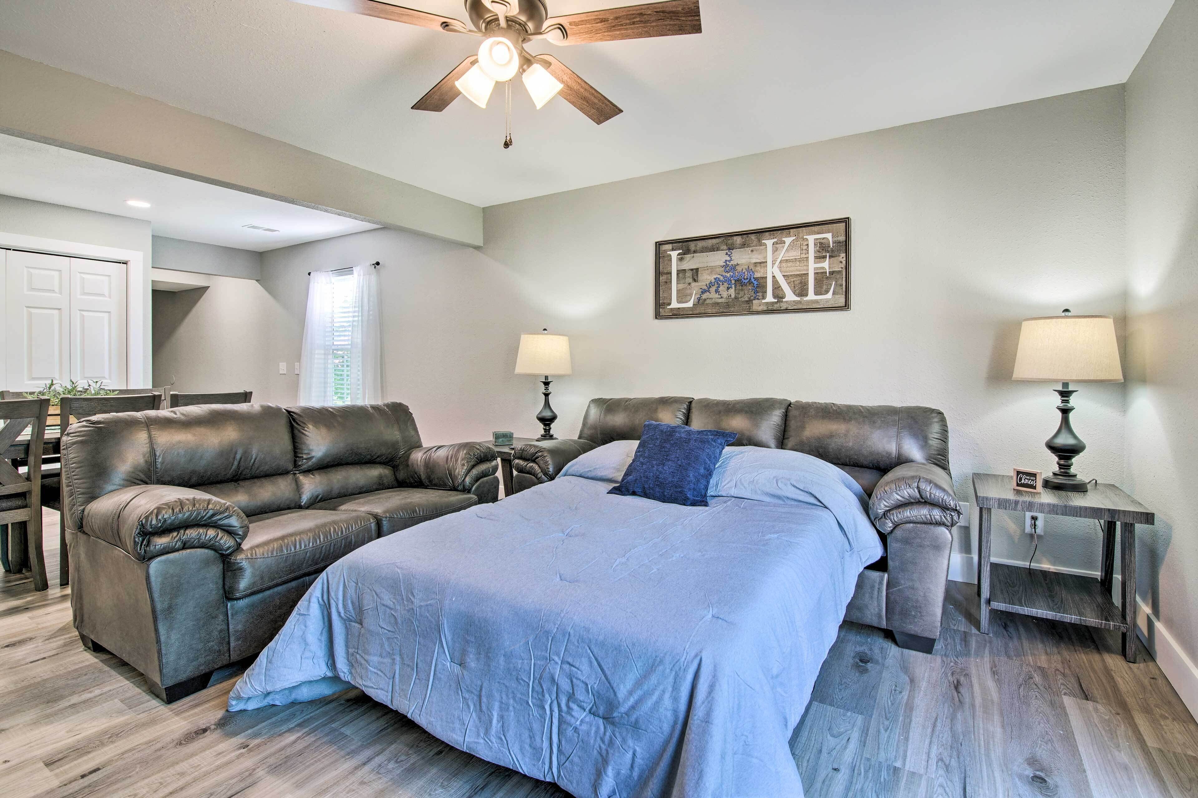 Chic Townhome ~ 6 Mi to Talking Rocks Cavern!