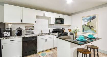 Greenwood Studio Cottage < 1 Mi to Downtown!