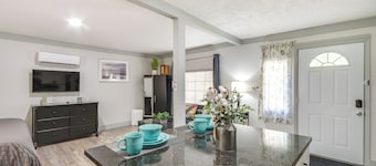 Greenwood Studio Cottage < 1 Mi to Downtown!