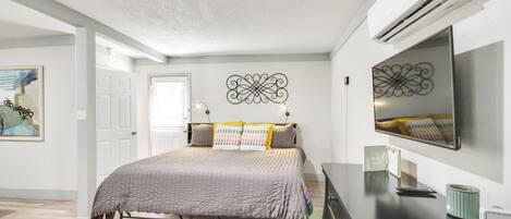 Apartment (0 Bedroom) | Interior