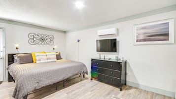 Apartment (0 Bedroom) | Interior