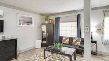 Apartment (0 Bedroom) | Interior