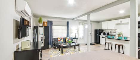 Apartment (0 Bedroom) | Interior