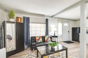 Apartment (0 Bedroom) | Interior