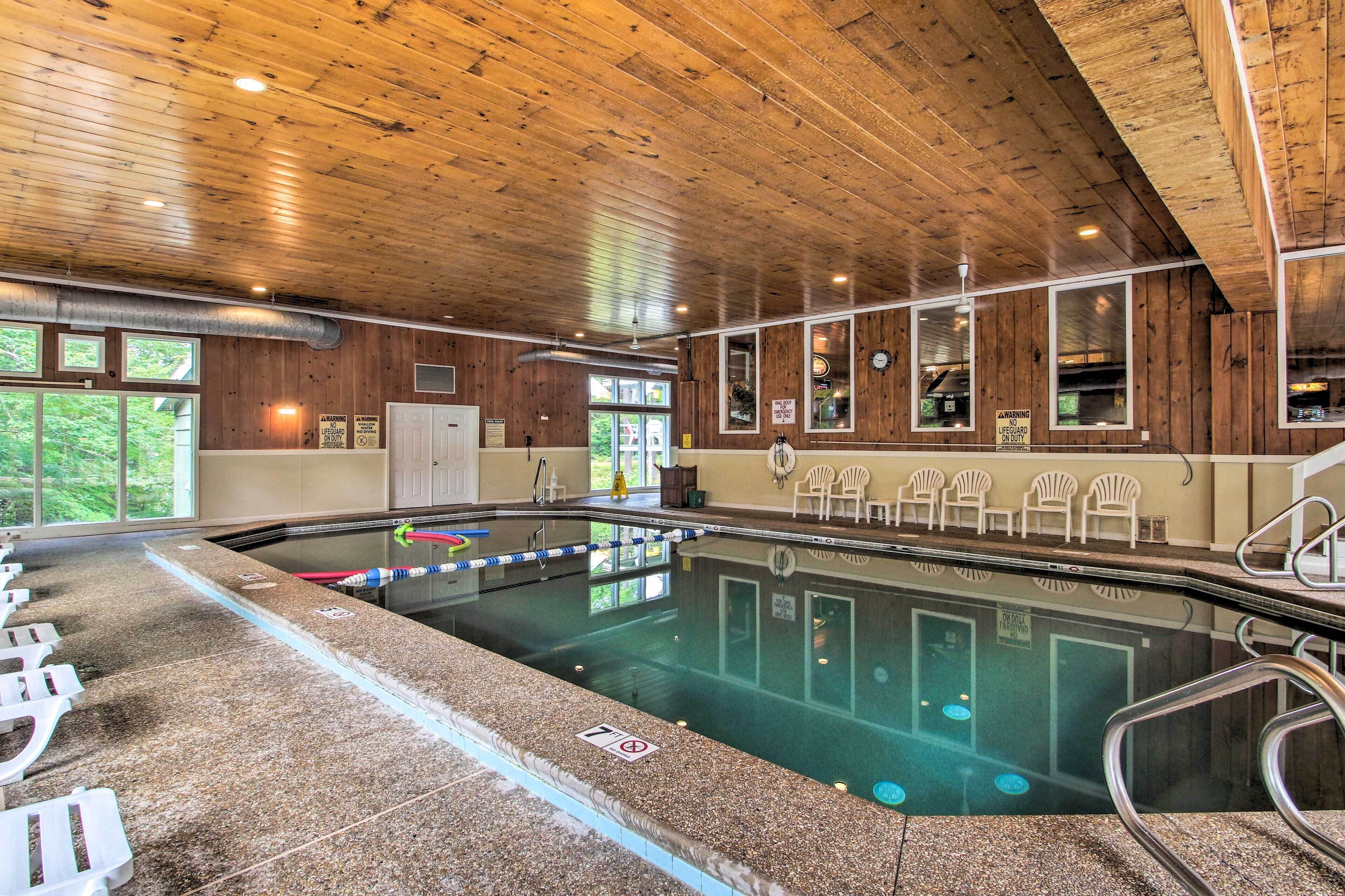 Chic Resort Condo ~ 1 Mi to Attitash Mountain!