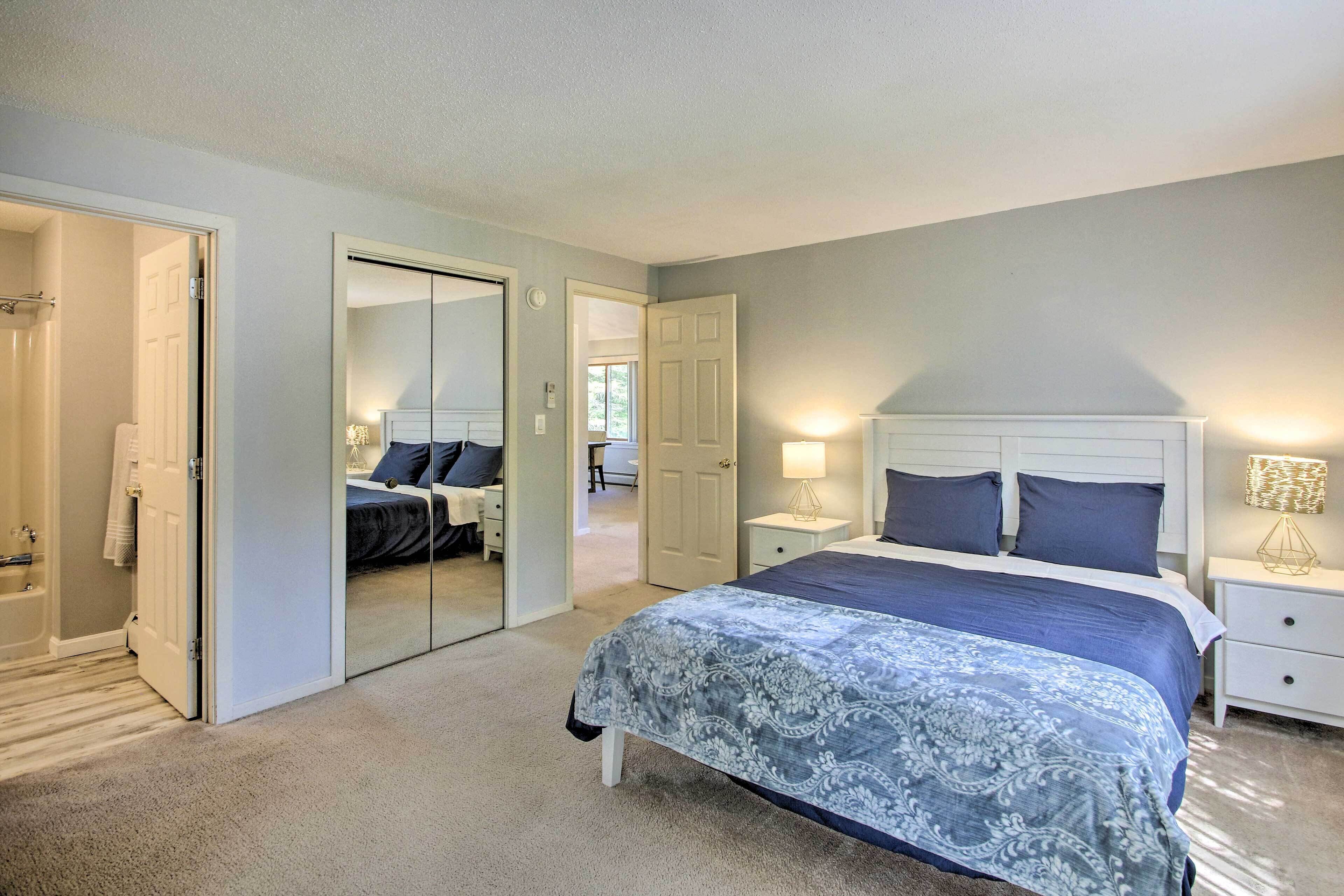 Chic Resort Condo ~ 1 Mi to Attitash Mountain!