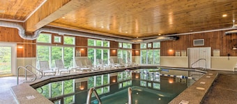 Chic Resort Condo ~ 1 Mi to Attitash Mountain!