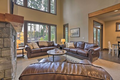 Luxury Suncadia Resort Retreat w/ Private Hot Tub!
