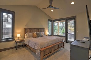 Interior - Luxury Suncadia Resort Retreat w/ Private Hot Tub! (Cle Elum)