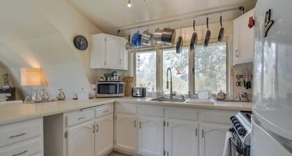 Mariposa Home: Furnished Patio & Sierra Mtn Views