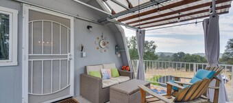 Mariposa Home: Furnished Patio & Sierra Mtn Views