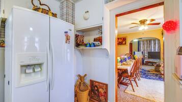 ุงูู
ูุดุฃุฉ ู
ู ุงูุฏุงุฎู