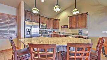 Departamento (3 Bedrooms) | Cocina privada | Microondas, horno, parrilla de estufa y lavavajillas