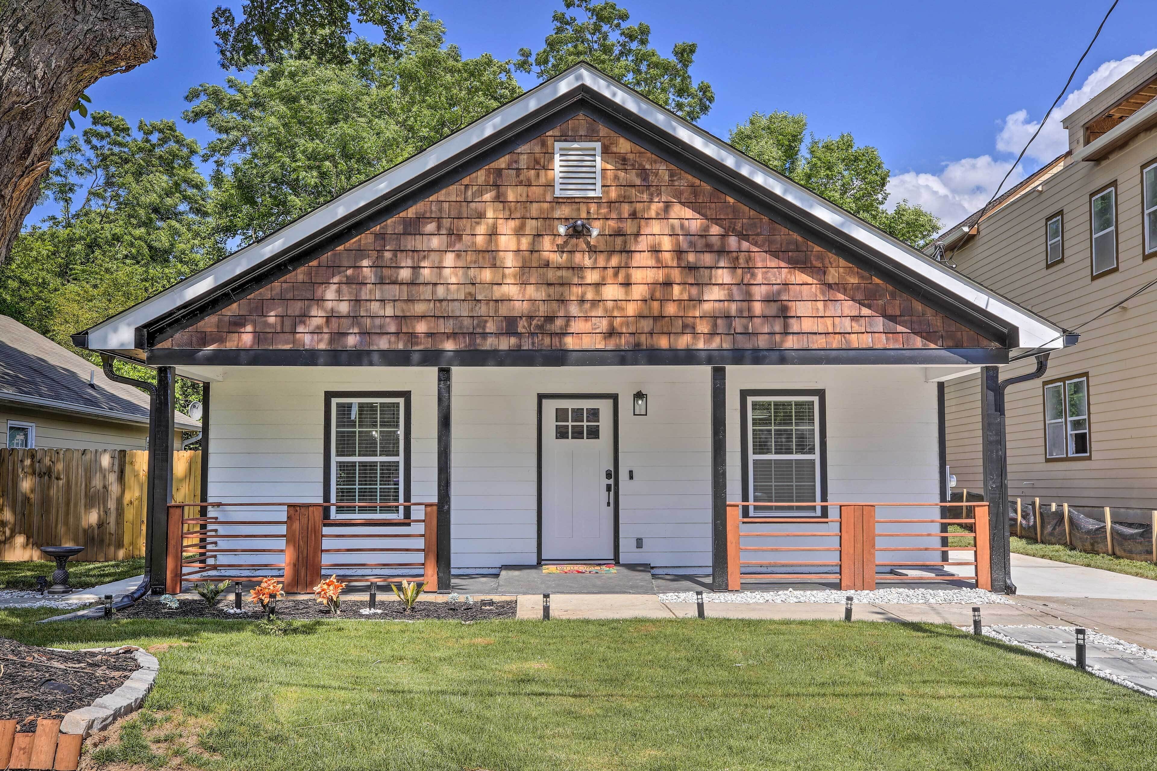 Lovely Atlanta Home ~ 3 Mi to Downtown Venues