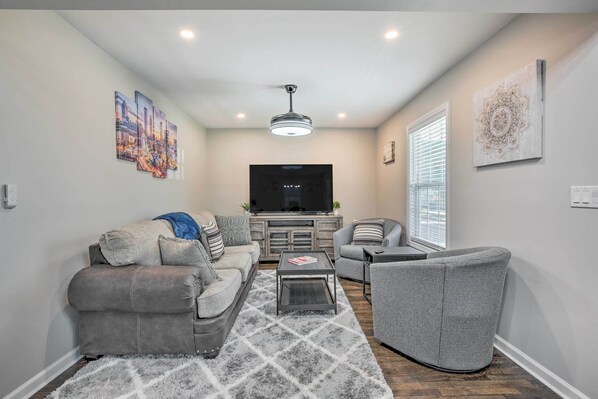 House (3 Bedrooms) | Interior