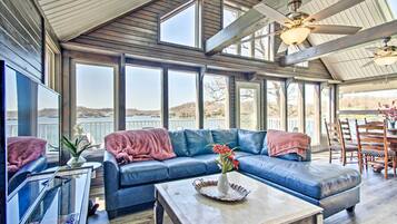 Rumah (5 Bedrooms) | Interior