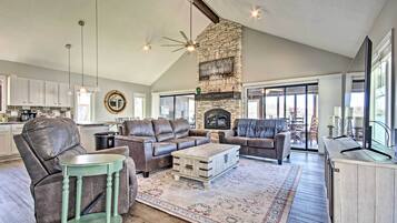 House (5 Bedrooms) | Interior