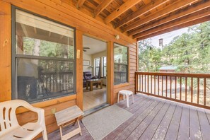Terrace/patio - Family-friendly Ruidoso Cabin - Ski, Hike & Fish! (Ruidoso)