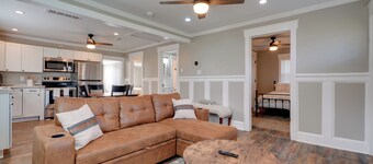 Cozy Blackstone Getaway < 2 Mi to Downtown!