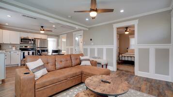 House (2 Bedrooms) | Interior