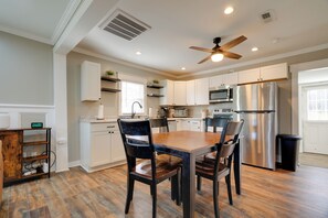 House (2 Bedrooms) | Interior