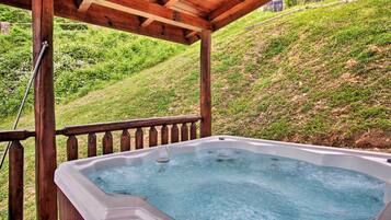 House (4 Bedrooms) | Front of property