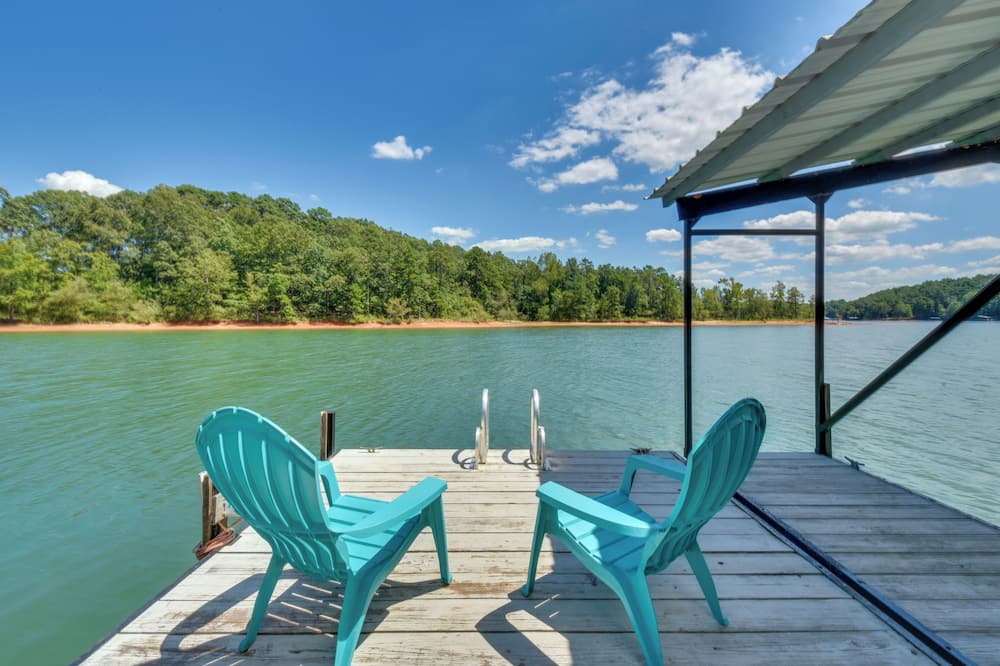 Spacious Lake Hartwell Home w/ Private Boat Dock! - Lake Hartwell, GA, USA