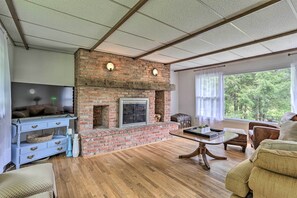 House (4 Bedrooms) | Front of property