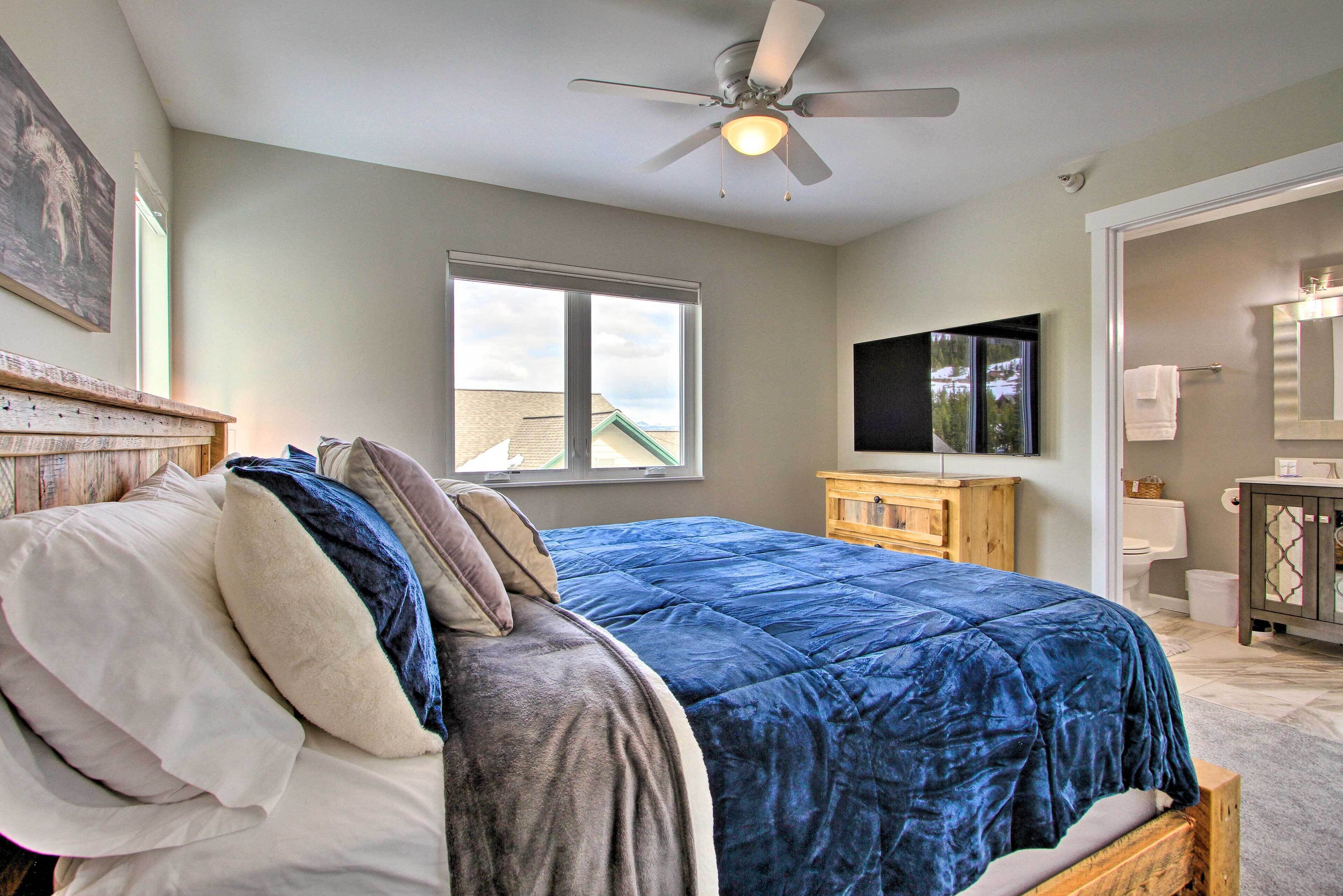 Cozy Montana Condo w/ Walk to Big Sky Resort!