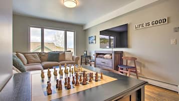 Apartment (2 Bedrooms) | Front of property