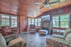 House (4 Bedrooms) | Interior - Rustic Dover Retreat w/ Porch - Walk to Boat Ramp! (Dover)
